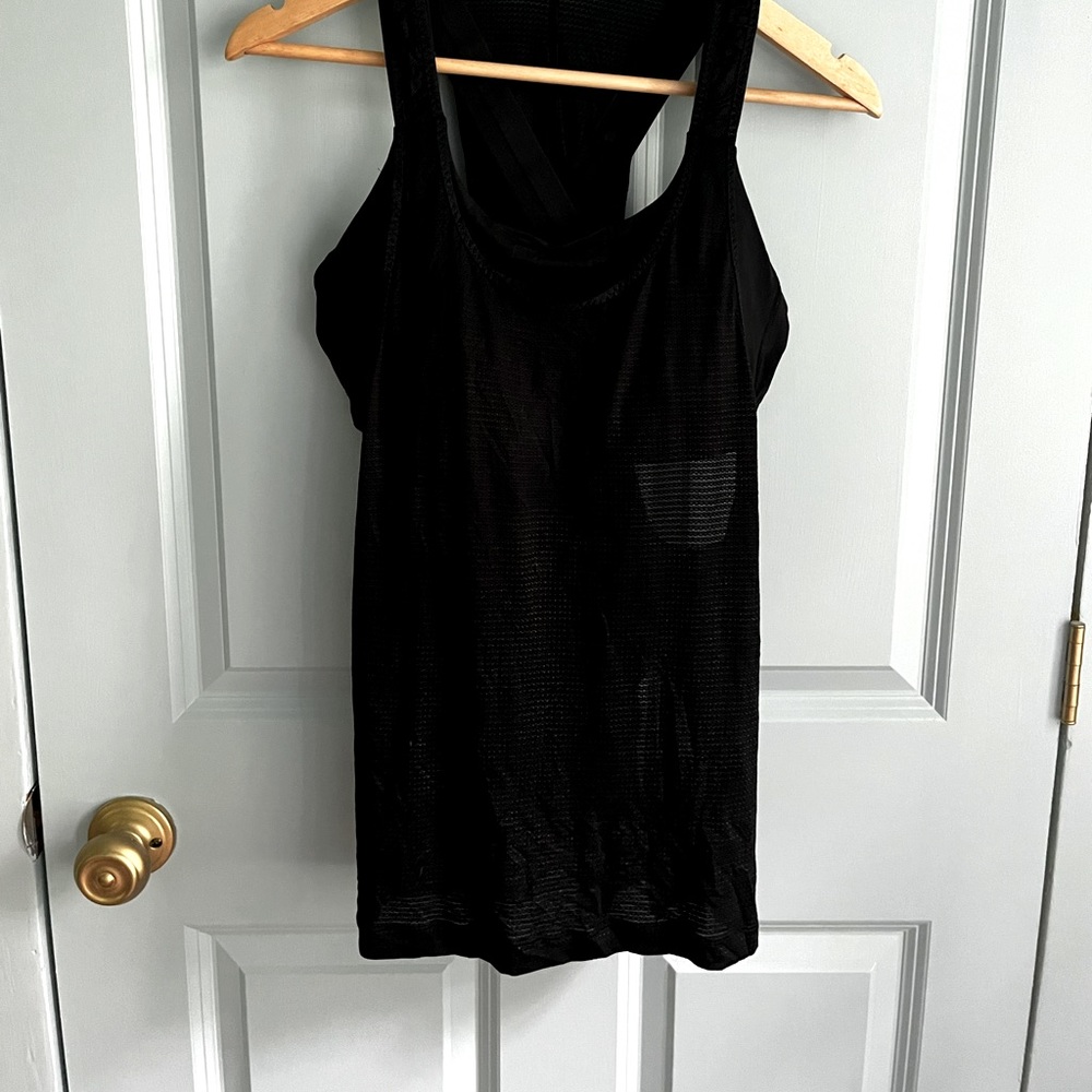 Lululemon tank with built in bra